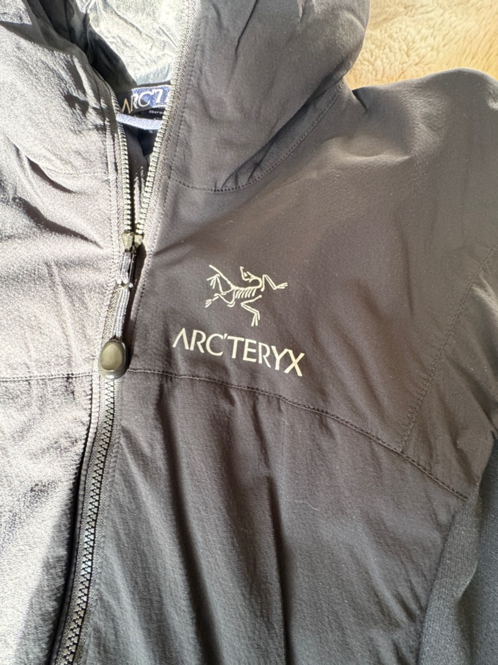 Arc'teryx Women's Atom Black Hooded Jacket - Lightweight Jacket - M - Picture 3 of 8